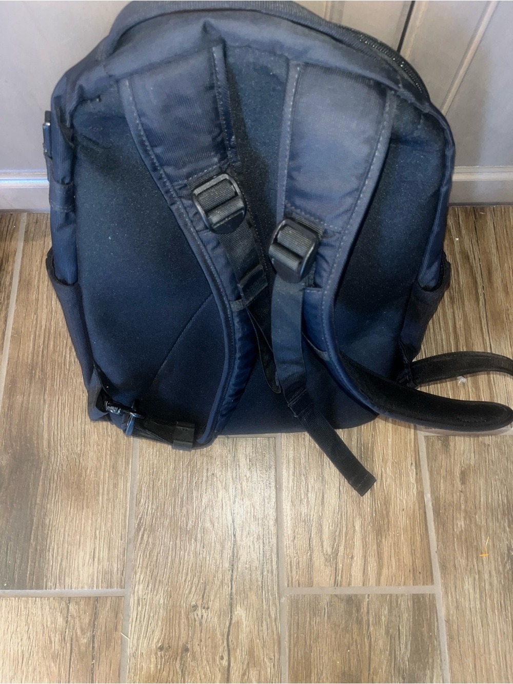 NWT Pacsafe Metrosafe LS350 Anti Theft 15L Backpack - Picture 2 of 5